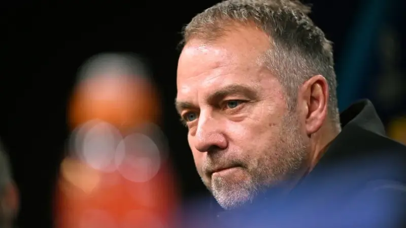 فليك يوجه تحذير شديد اللهجة للاعبيه الغاضبين.. ما القصة؟