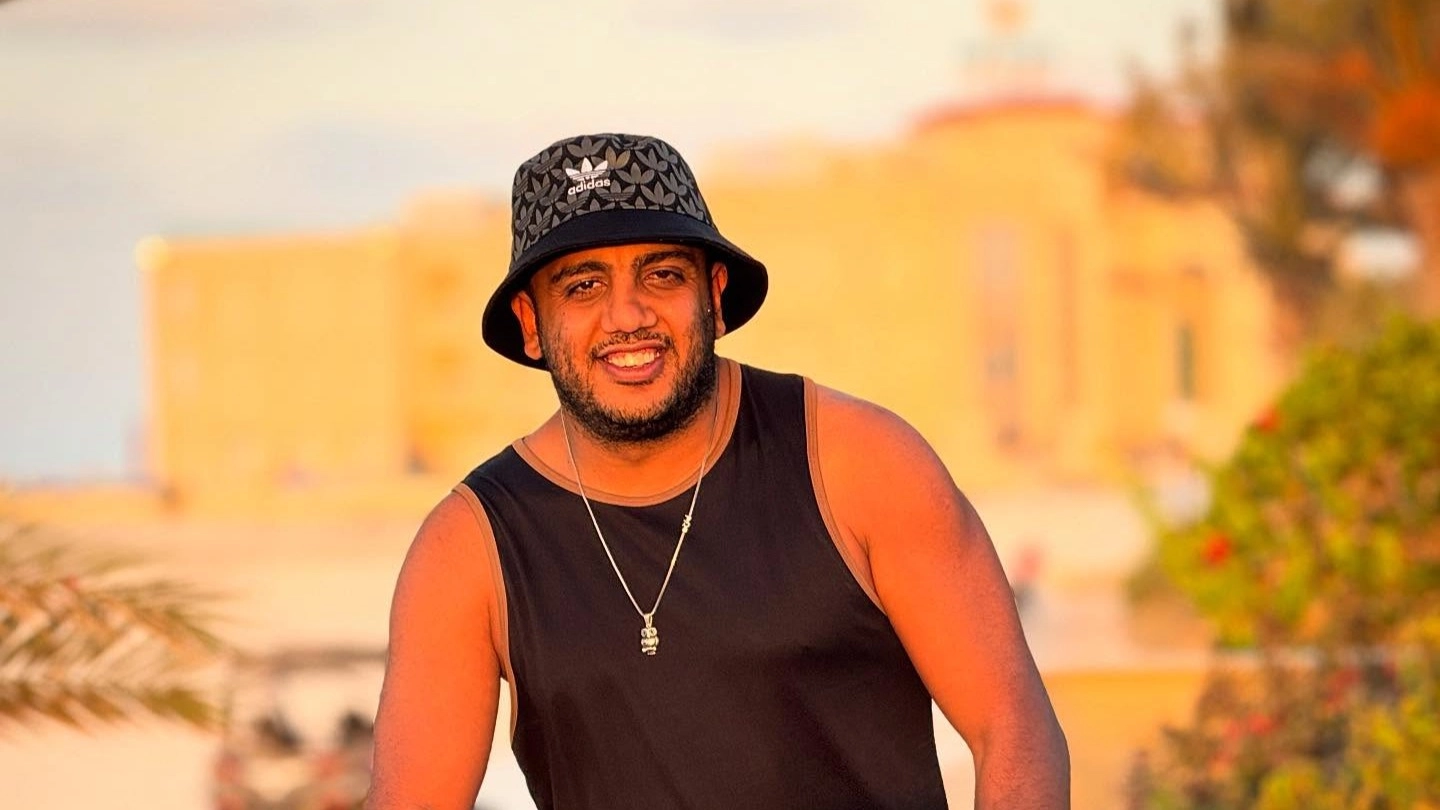 بلاغ واتهام بالتهديد.. تفاصيل أزمة أوس أوس مع سمسار عقارات في الشيخ زايد 