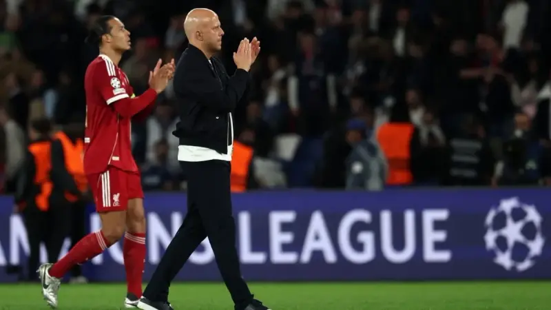 الدوري الإنجليزي الممتاز - سلوت يتمسك بمنصبه ويؤكد دعم إدارة ليفربول قبل مواجهة فولهام