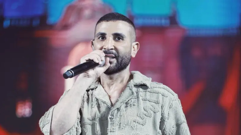 فيديو - أول ظهور لأحمد سعد بعد حادث مروع