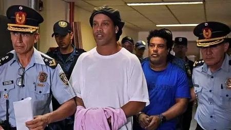 related_news_inside_blogsبعد 6 سنوات من الهروب.. متهمة تورُّط رونالدينيو في قبضة العدالة