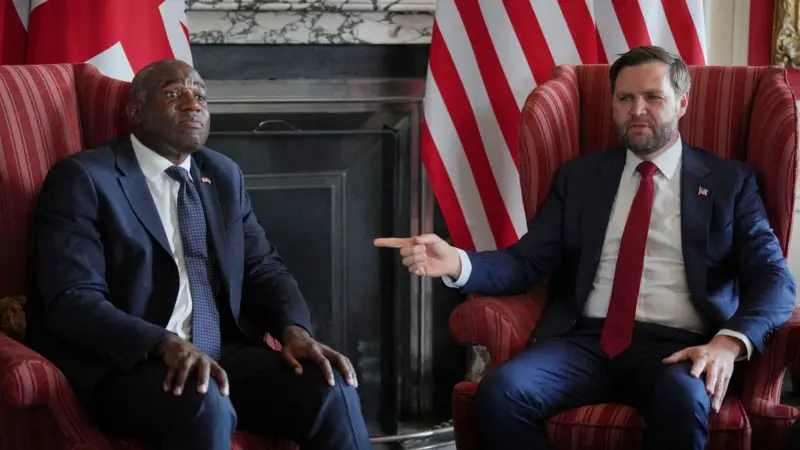 وزير خارجية بريطانيا يحيل نفسه للتحقيق بسبب هذه التهمة