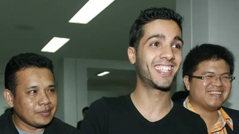 "عودة الهاكر المبتسم".. من هو الهاكر حمزة بن دلاج الذي استولى على أموال مصارف أميركا؟