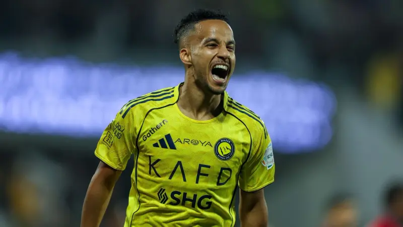 هل يخطف الهلال عبد الرحمن غريب من النصر؟