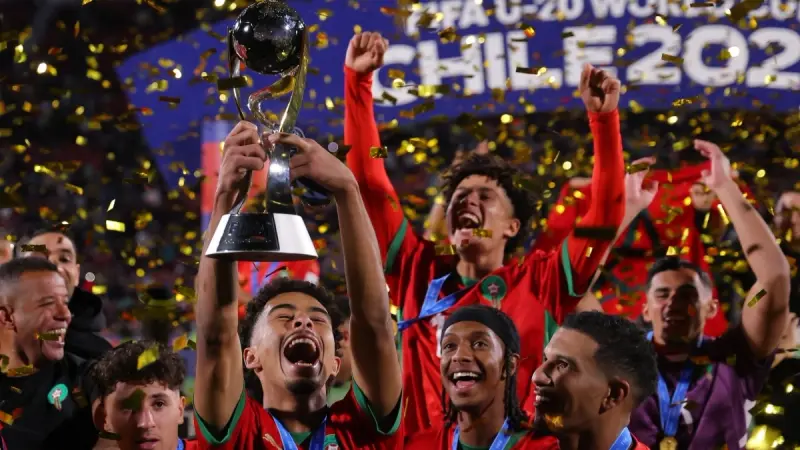 فيديو - فرحة عارمة.. أجواء وصول منتخب الشباب بعد العودة إلى المغرب