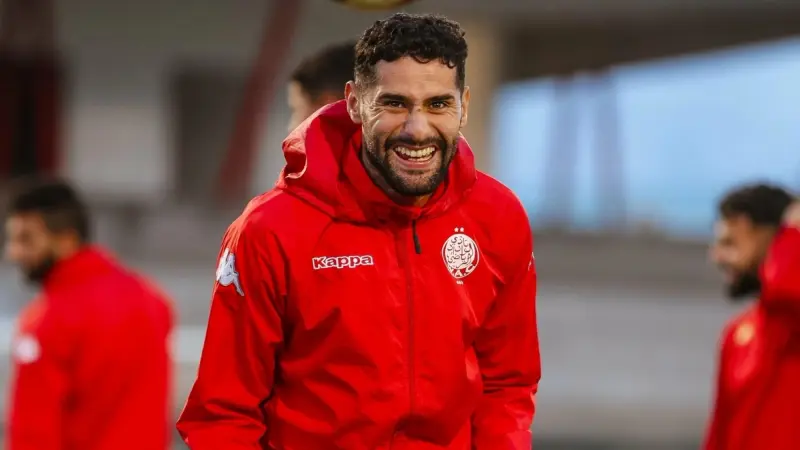 بسبب "حركة لا أخلاقية".. ما العقوبة المتوقعة ضد لاعب الوداد أيوب بوشتة؟