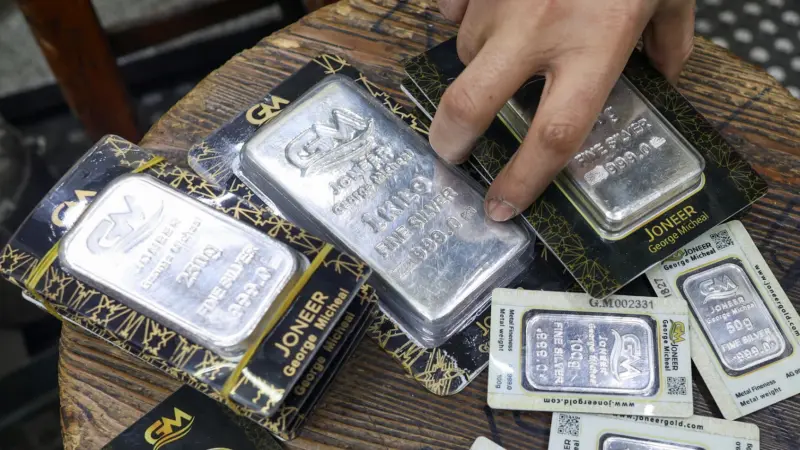 الفضة تتصدر المعادن النفيسة اليوم بصعود %5.. أعلى سعر على الإطلاق