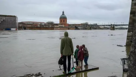 related_news_inside_blogsالعاصفة "نيلز" تضرب فرنسا وتقطع الكهرباء