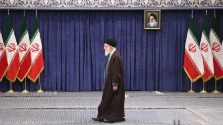 related_news_inside_blogsتقرير يكشف خيارات ترامب: تخصيب رمزي أم استهداف خامنئي؟