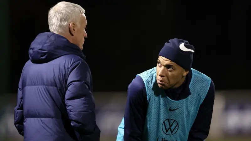 فيديو - ديشامب يتهكّم على تصريحات إنريكي ويضع مبابي في موقف مُحرج