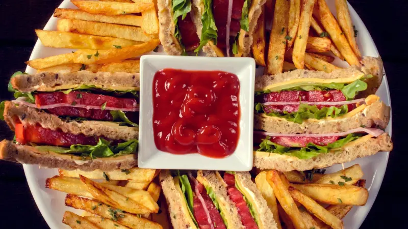 هل كلّ الأطعمة فائقة المعالجة ضارة؟