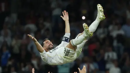 related_news_inside_blogsفيديو - جماهير ريال مدريد تودع كارفاخال.. القائد يشكر بيريز لهذا السبب
