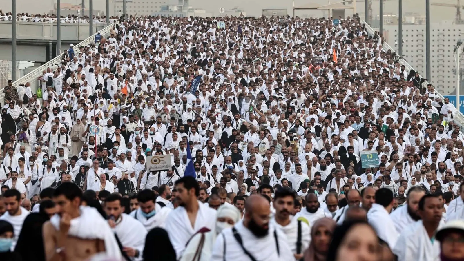 145 ألف مواطن يتنافسون في قرعة الحج السياحي في مصر (فيسبوك) 145 ألف مواطن يتنافسون في قرعة الحج السياحي في مصر (فيسبوك)