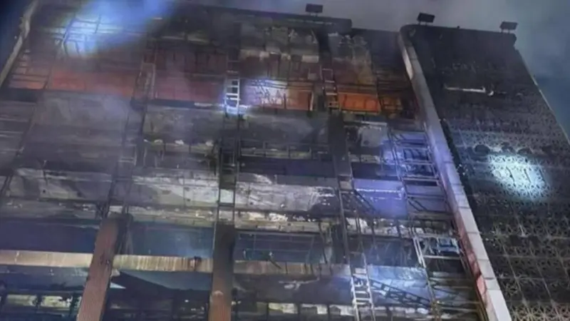 مخالف للقانون.. من هو صاحب هايبر ماركت الكوت الذي احترق الأربعاء؟