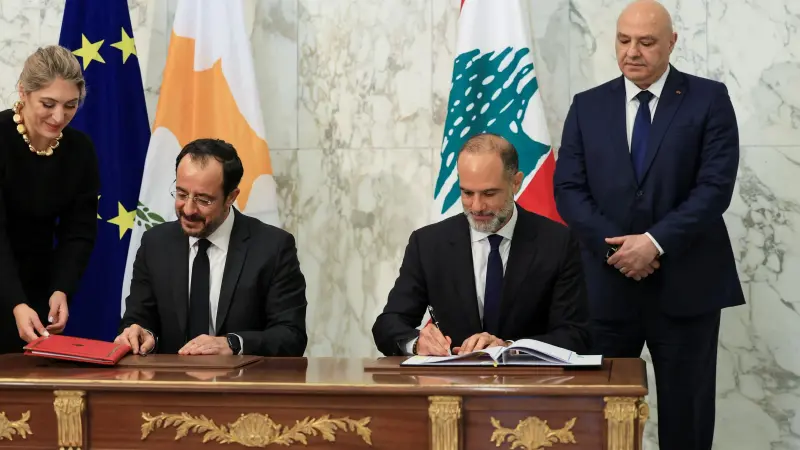 فيديو - توقيع اتفاقية لترسيم الحدود البحرية بين لبنان وقبرص
