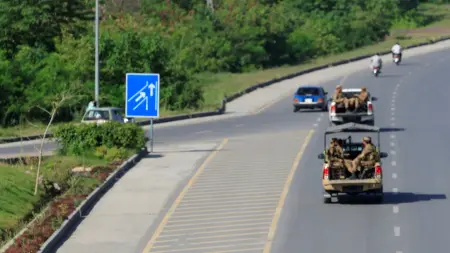 related_news_inside_blogsرئيس الوزراء الباكستاني يلتقي السفير الإيراني في إسلام آباد