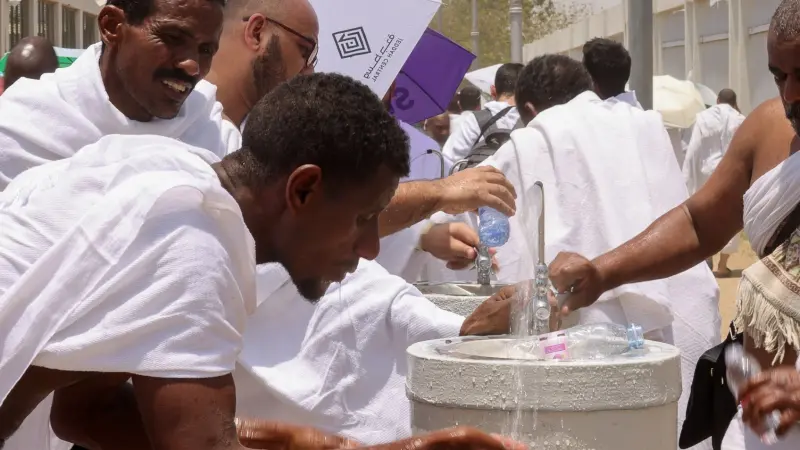 الحرارة على مشعر عرفات تبلغ 48 درجة مئوية.. ما هي النصائح للحجاج؟