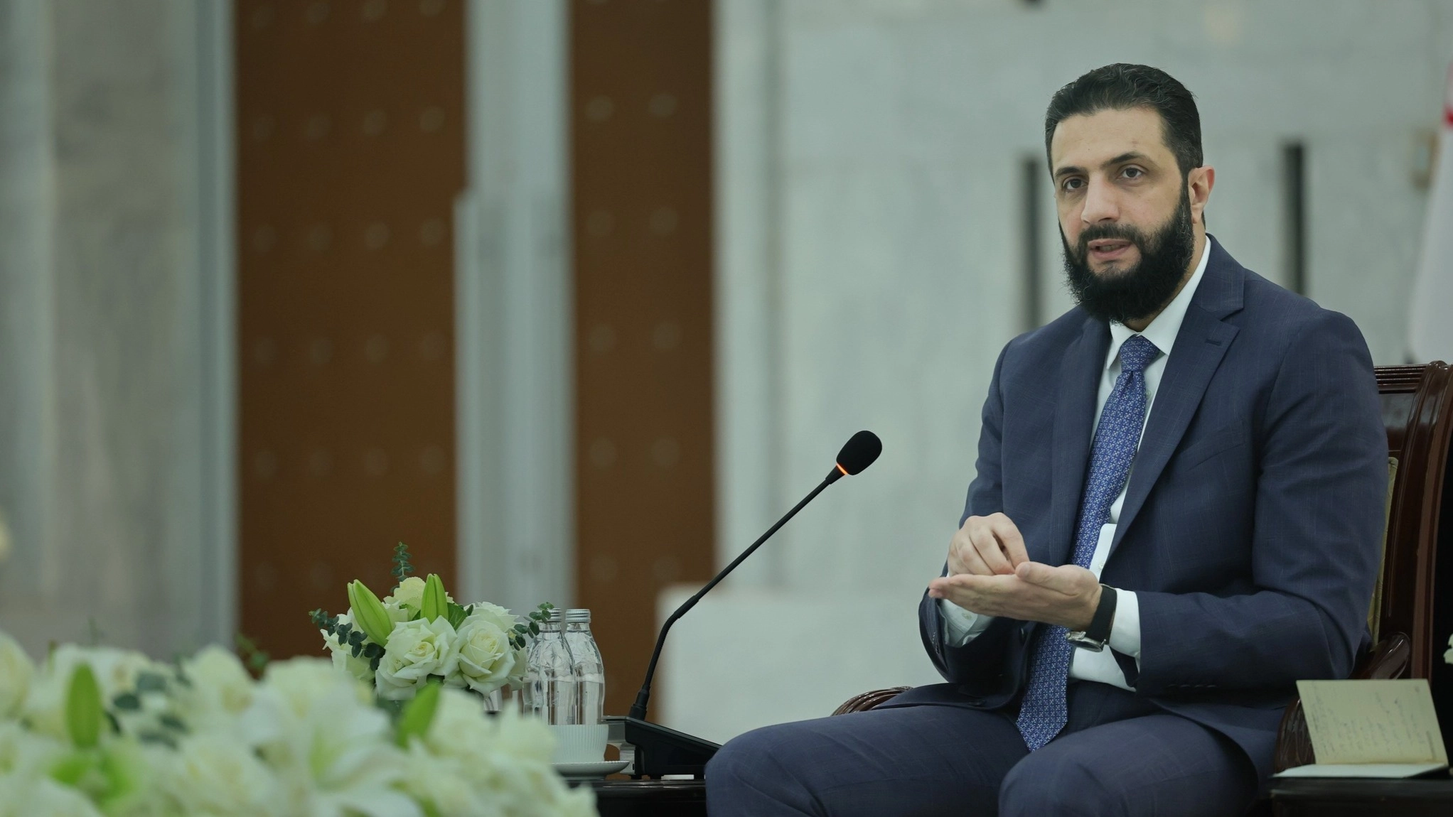 صور - الشرع يلتقي وجهاء وأعيان اللاذقية وطرطوس 