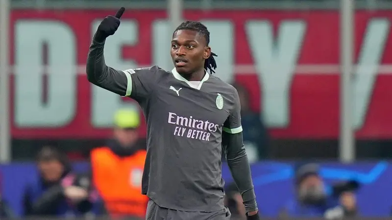 تشكيلة ميلان اليوم أمام فاينورد والغيابات.. صدام ناري بطموح مشترك