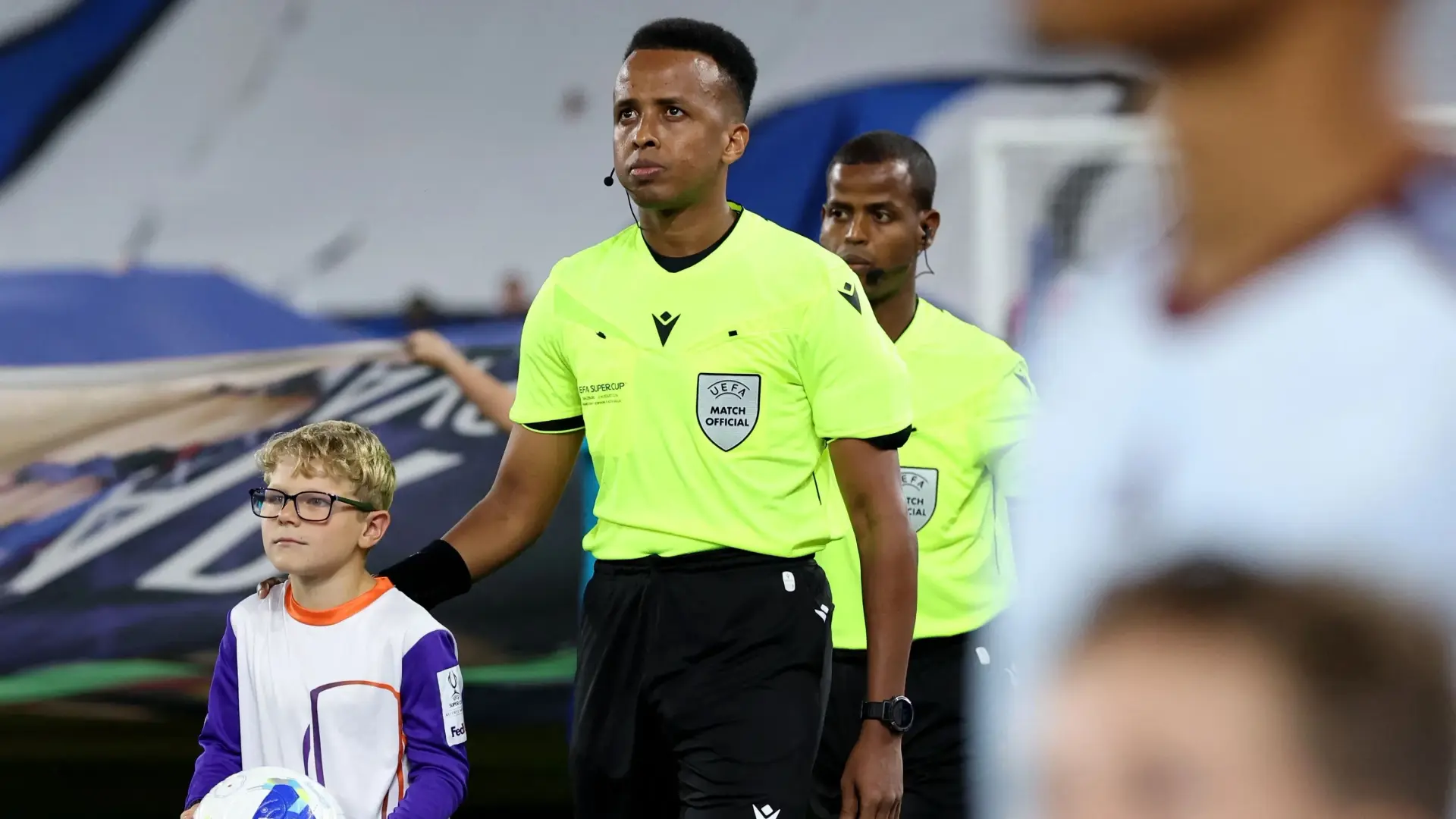 عمر أرتان قاد مباراة كأس السوبر الأوروبي بين أستون فيلا وباريس سان جيرمان (رويترز) عمر أرتان قاد مباراة كأس السوبر الأوروبي بين أستون فيلا وباريس سان جيرمان (رويترز)