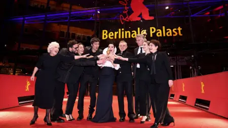 related_news_inside_blogsفيلم "رسائل صفراء" يحصد الدب الذهبي في مهرجان برلين