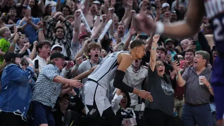 related_news_inside_blogsبعد 6 سنوات من الغياب.. ويمبانياما يعيد سبيرز للأدوار الإقصائية