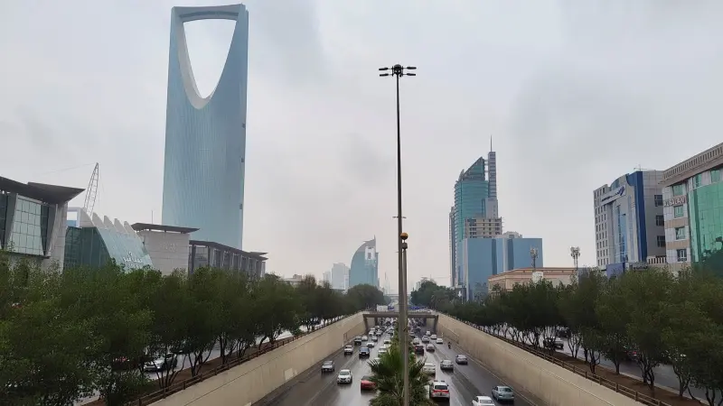 السعودية تقر نظام المعاملات التجارية.. ماذا يتغير للشركات والتجار؟