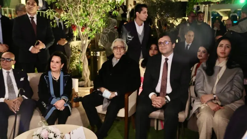 صور - متحف فاروق حسني يعرض أعمال الوزير السابق ويحتفل بمسيرته المميزة