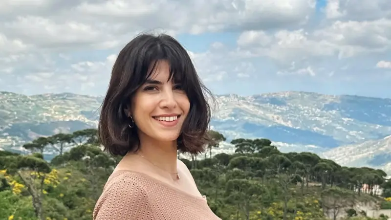 فيديو - كارمن بصيبص تخطف الأنظار في عيد ميلاد محمود نصر برقصة عفوية