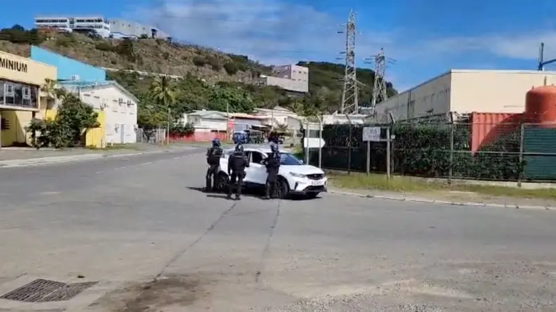 ارتفاع عدد قتلى أحداث كاليدونيا غداة زيارة ماكرون