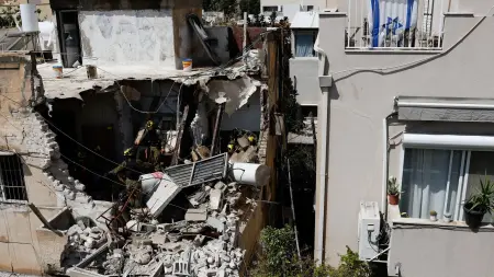 related_news_inside_blogsإيران تطلق 400 صاروخ على إسرائيل.. واعتراض 92% منها