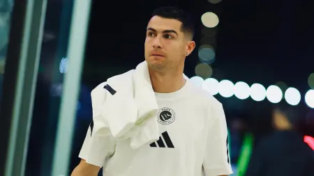 related_news_inside_blogsغياب رونالدو وانتقال بنزيما يشعلان أجواء المنافسة في الدوري السعودي