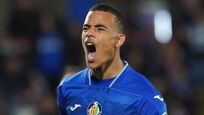 بين الاستمرار والعودة.. ما هي أرقام ماسون غرينوود مع خيتافي حتى الآن؟