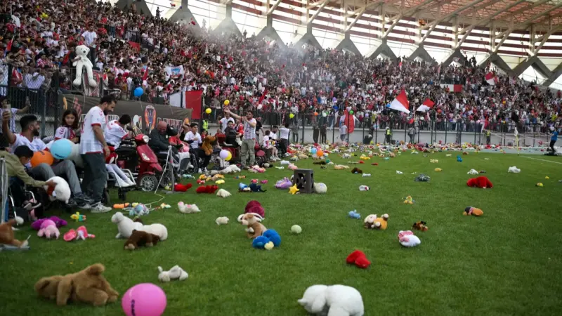 جماهير زاخو العراقي تخطف جائزة "فيفا" للمشجعين في حفل جوائز "ذا بيست" 2025