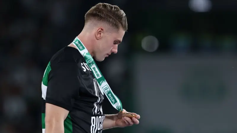 غرامة واعتذار أو البقاء 3 سنوات.. رئيس سبورتينغ يهدد جيوكيريس