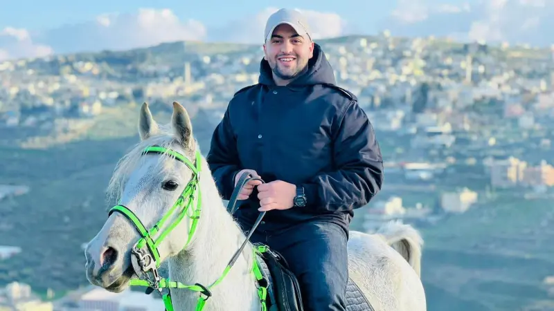 الجيش الإسرائيلي يقتل ضابط شرطة فلسطيني بالضفة الغربية