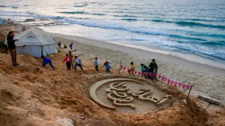 related_news_inside_blogsفيديو وصور - غزة تستقبل رمضان لأول مرة بلا حرب منذ 3 سنوات