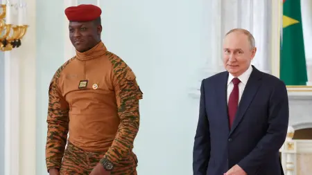 بوركينا فاسو تبحث التعاون العسكري مع روسيا