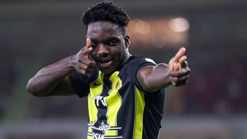 مستقبل الكرة السعودية.. سيلتا فيغو يطلب التعاقد مع طلال حاجي