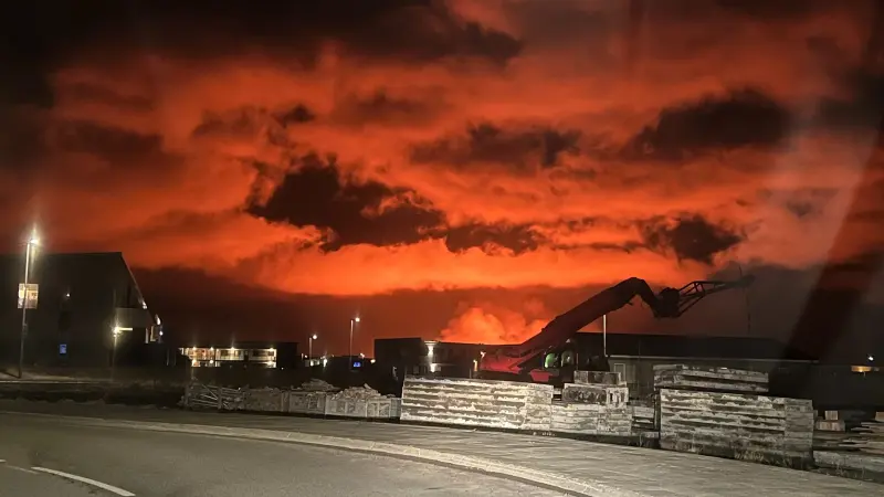 مشاهد مذهلة.. بركان أيسلندا يثور للمرة العاشرة في 3 سنوات