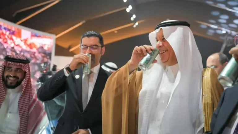 مشروب ميلاف كولا.. مفاجأة السعودية في مهرجان التمور بالرياض