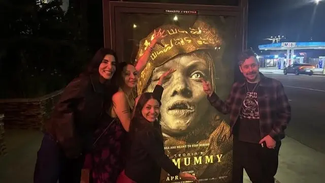 مي الغيطي تروج لفيلمها العالمي "The Mummy" في شوارع أميركا