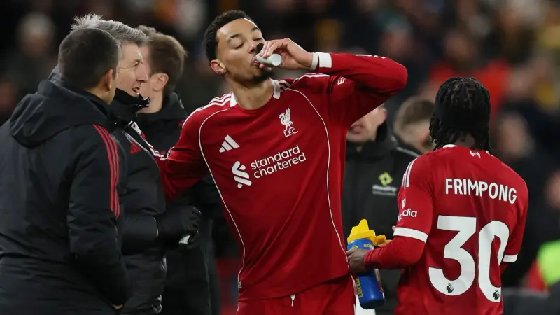 ليفربول يقيل مدرب الكرات الثابتة.. ما السبب؟