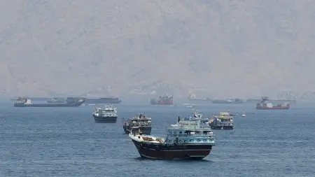 فرنسا: "شارل ديغول" في البحر الأحمر.. و"حزب الله" وراء مقتل جنديين فرنسيين