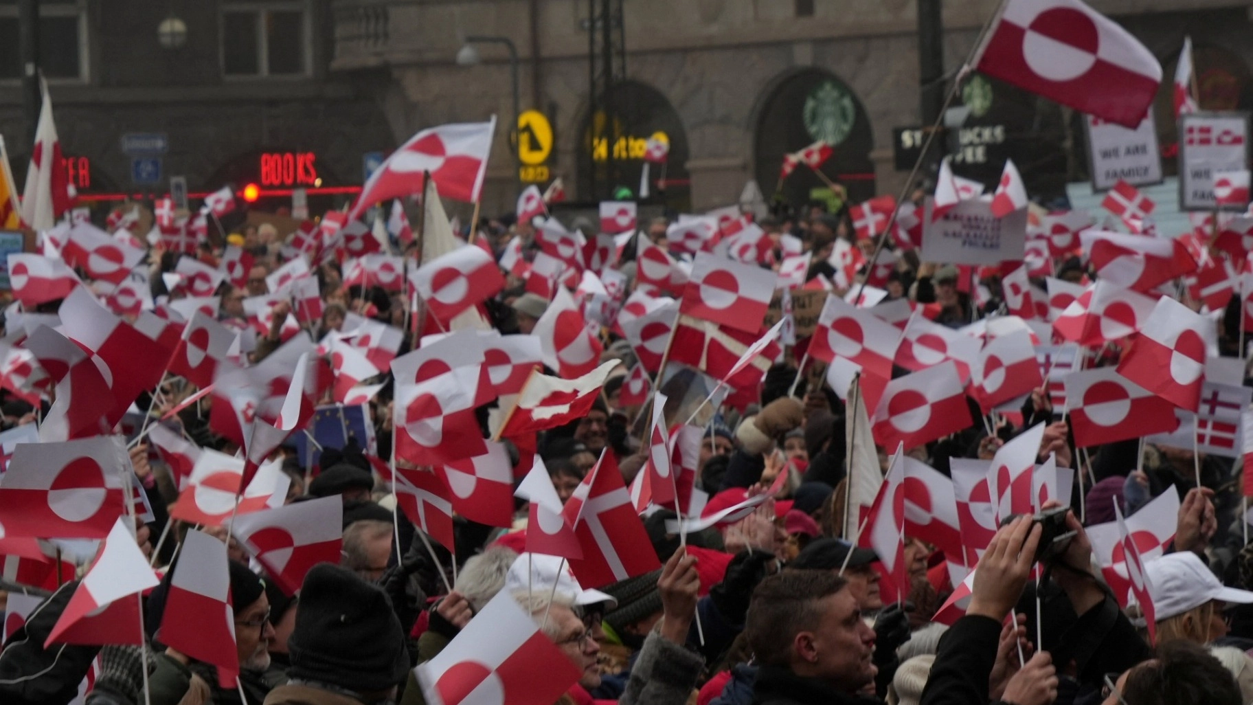 الآلاف يتظاهرون في الدنمارك رفضا لتهديدات ترامب بضم غرينلاند 