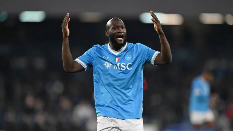 بعد غيابه عن الفريق.. نابولي يتوعد روميلو لوكاكو بعقوبات قاسية