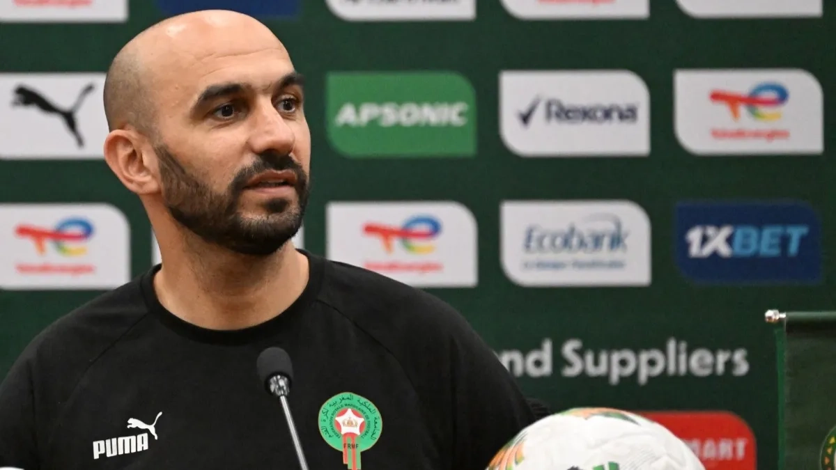 الركراكي تحت الضغط.. استضافة الحلم الإفريقي ورهان التتويج الغائب 