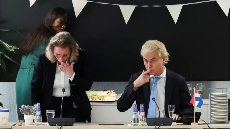 بعد فوز حزبه في نتائج انتخابات هولندا.. من هو خيرت فيلدرز؟