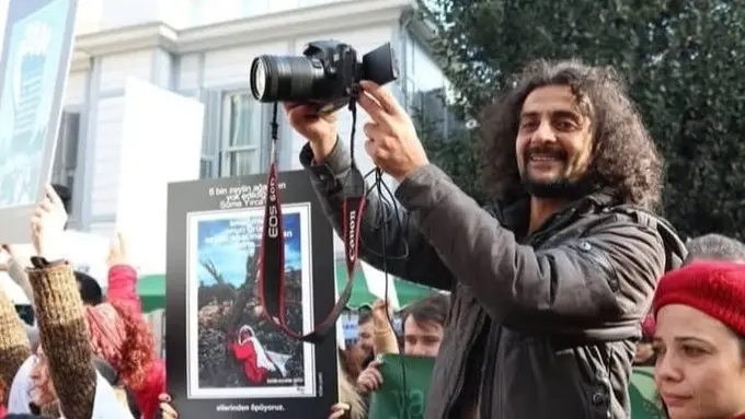 الكشف عن هوية الصحفي الذي قُتل بعد الاعتداء عليه في إسطنبول