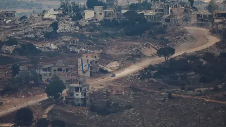 مقتل 4 أشخاص في غارة إسرائيلية على سيارة بجنوب لبنان